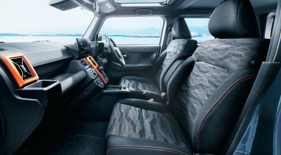 Интерьер Daihatsu Taft 2020 года  (фото 5 из 34)